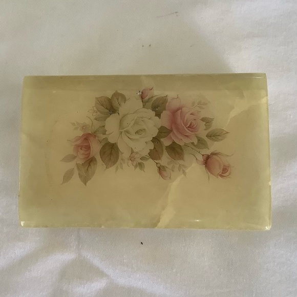 Vintage Accessories - HIMARK ITALY ALABASTER TRINKET JEWELRY BOX GIFTWARE DESIGNED HAND CARVED